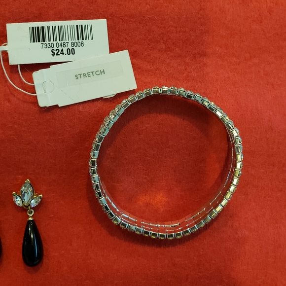 Stretch Bracelet & Teardrop Earrings - Picture 4 of 4